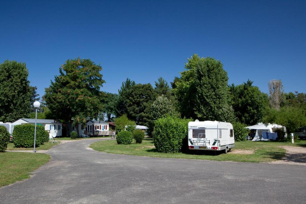 Camping La Belle Etoile Melun Esterno foto
